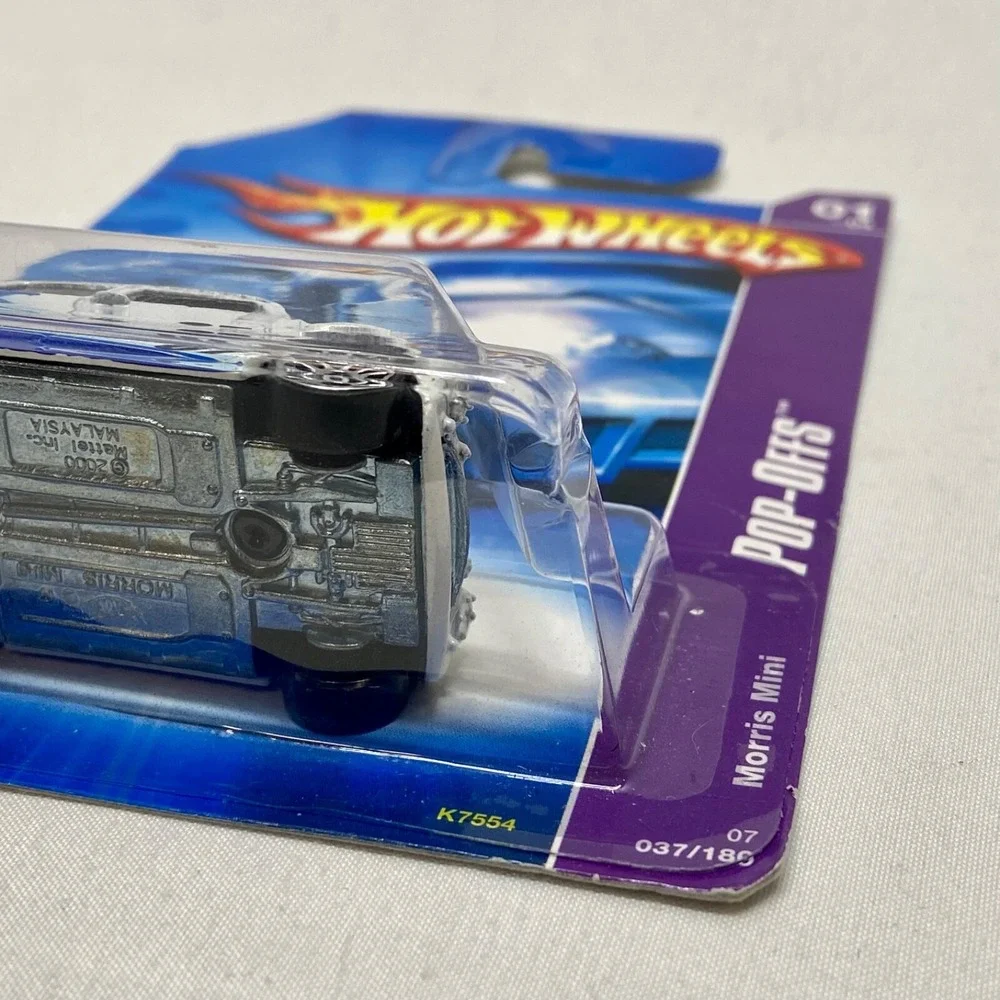 Hot Wheels Mini Morris Pop-Offs 01 of 04 Die-cast 1:64 Model Car Vintage 2006